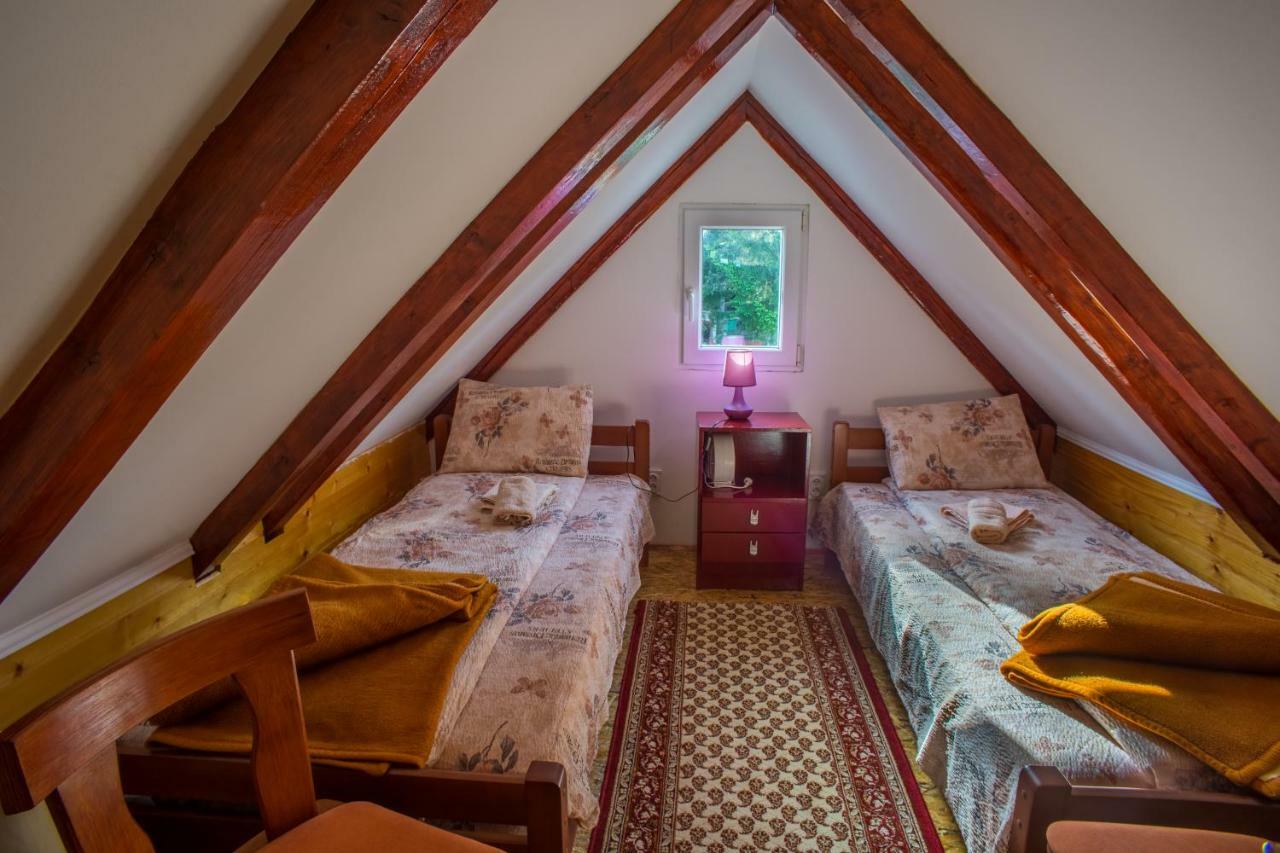 Vukovic Accommodation Жабляк Экстерьер фото